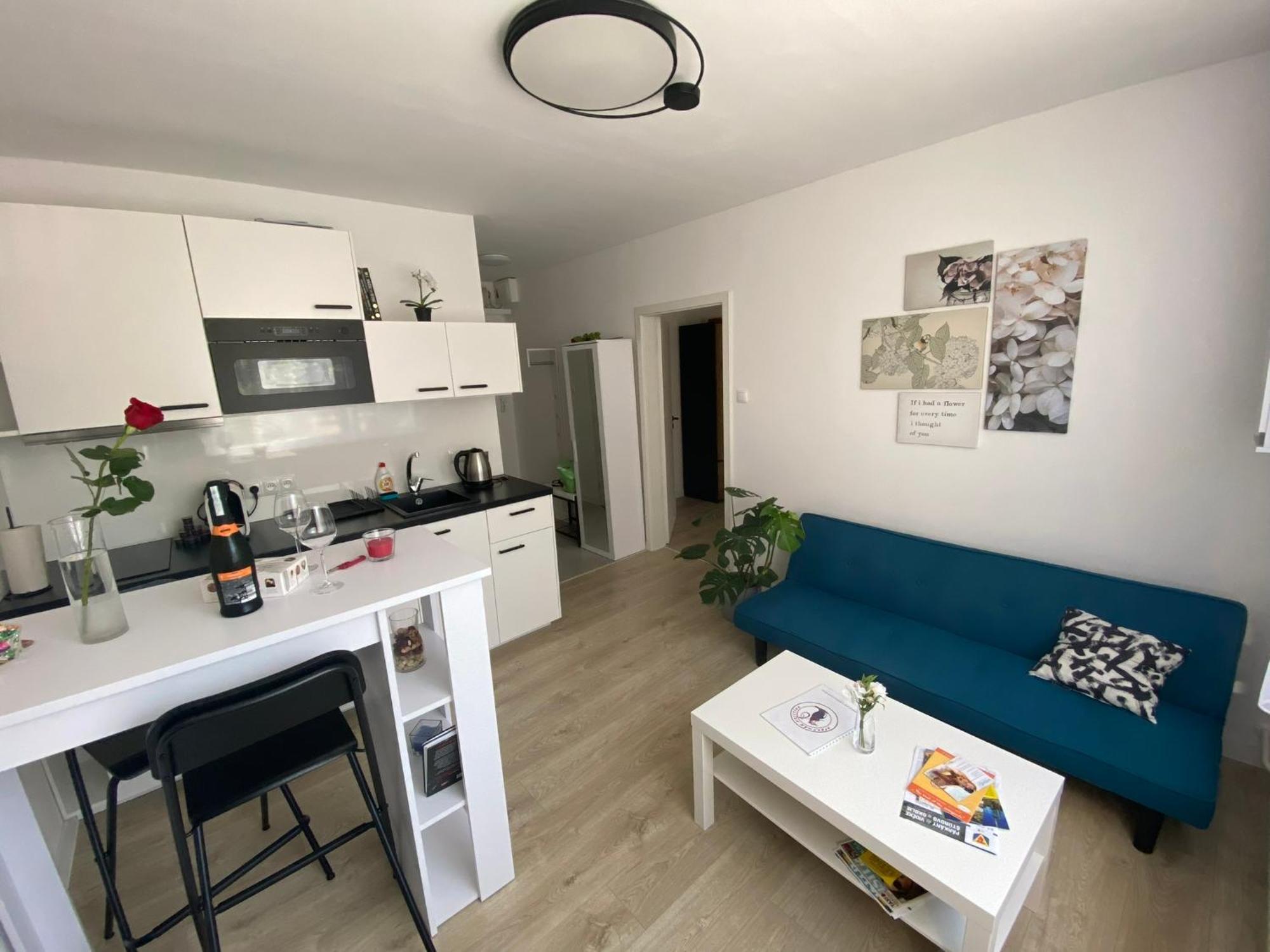 Apartman Kristina Sturovo Exterior photo